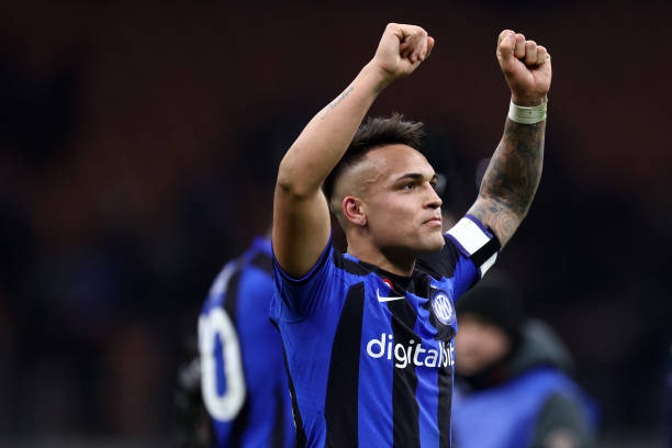 击败巴塞罗 击败巴塞罗